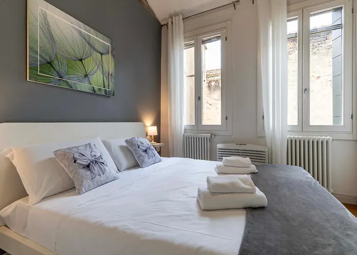 Botteri Palace Apartments By Wonderful Italy